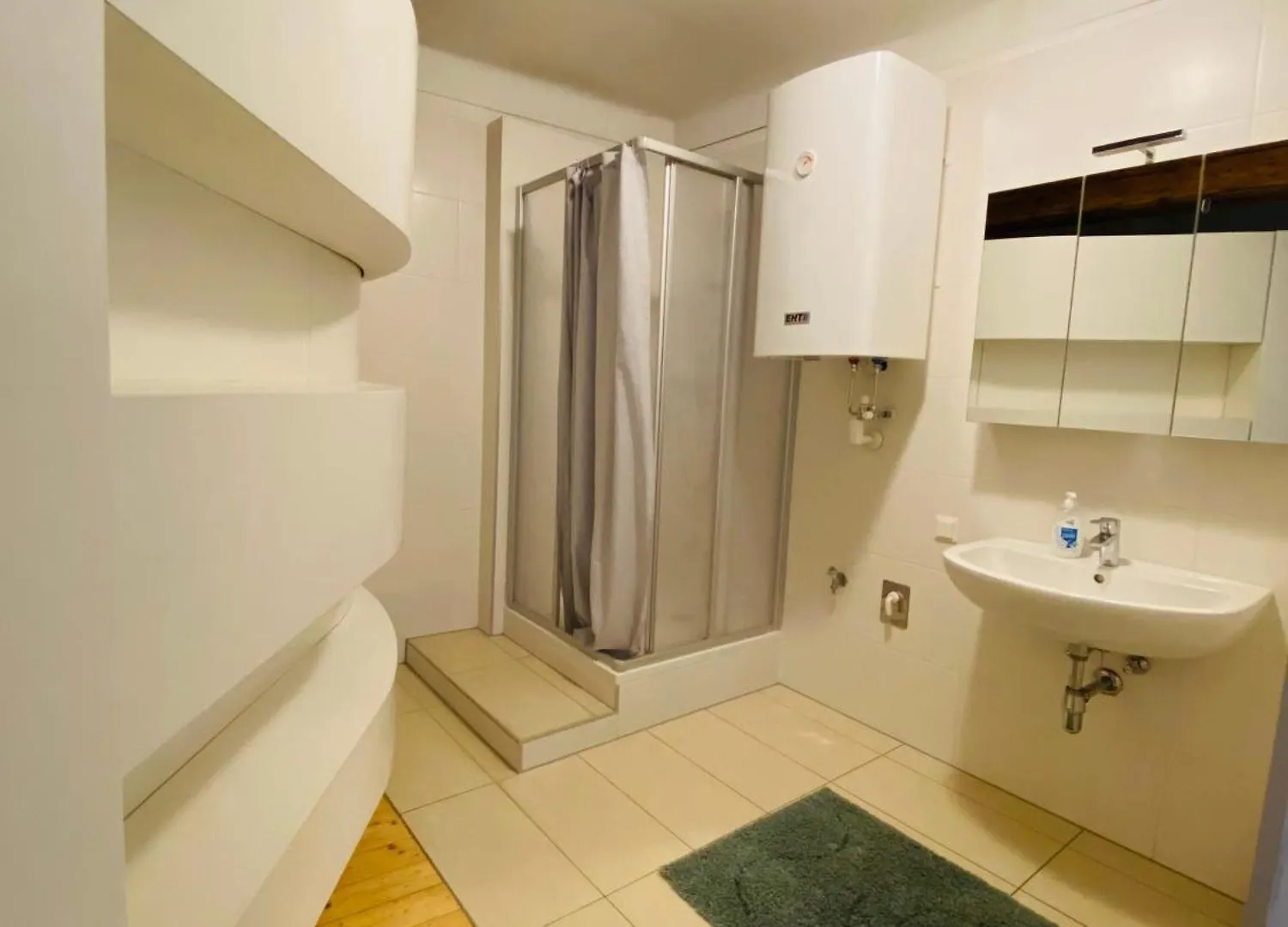 Apartment Fuer 8 Personen, Ruhig, Graz Zentrum 0*,  Austria